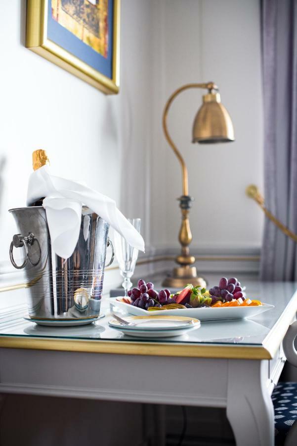 Hotel Gyllene Uttern Gränna Extérieur photo